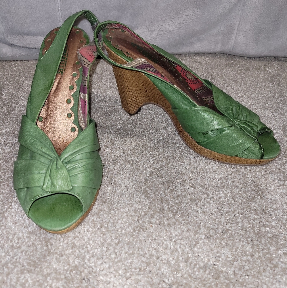 Seychelles green leather heels